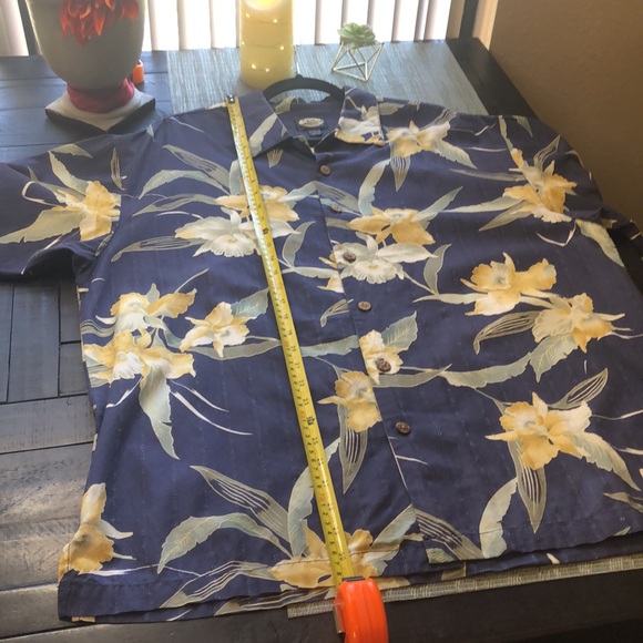 #111 🌴Tommy Bahama Hawaiian Short Sleeve Shirt 🌴 - Picture 12 of 17
